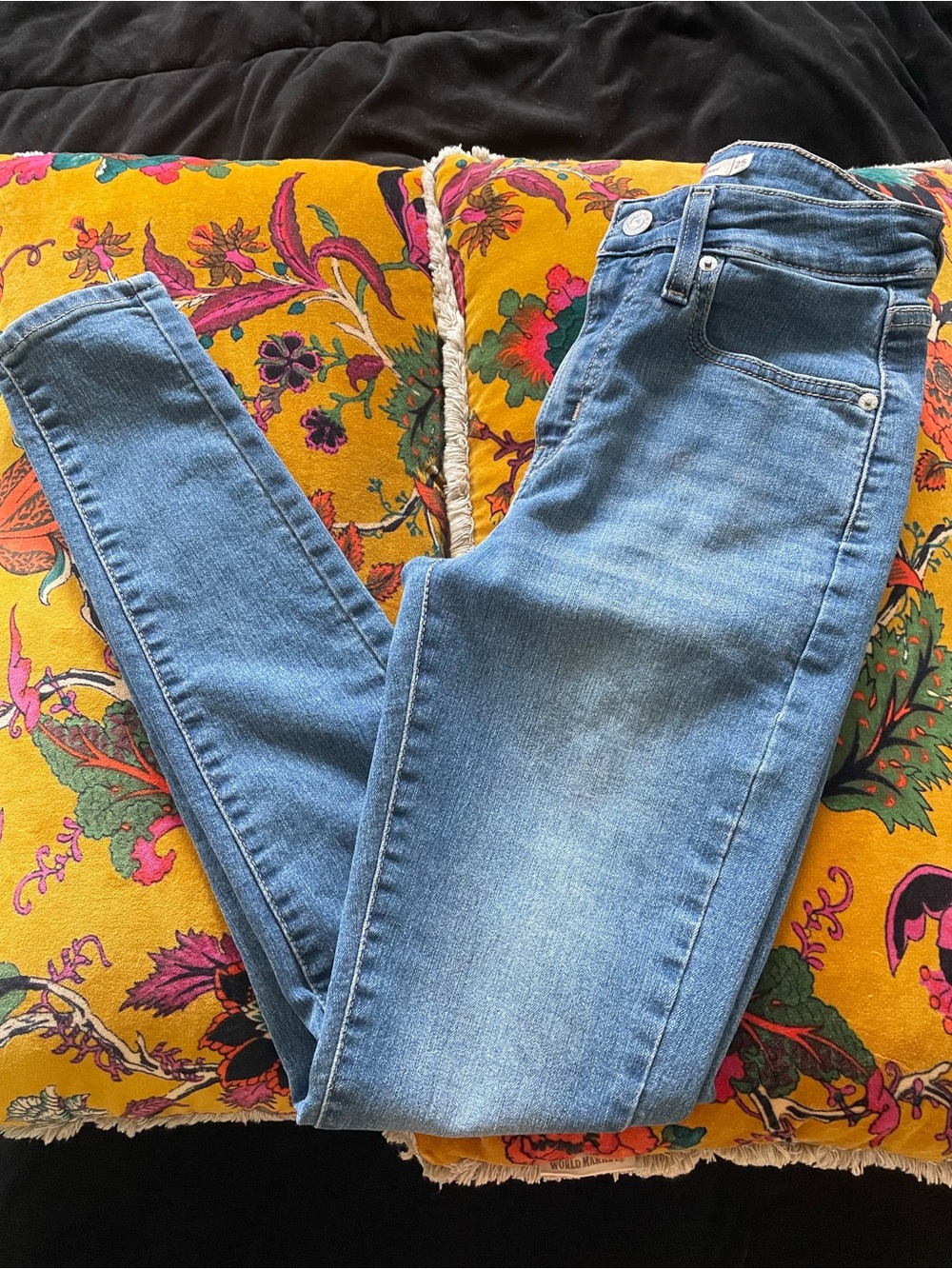 Levi's 721 High-Rise Skinny Light Blue Jeans - Women